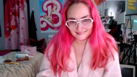 Snapshot of jennifergwen chatting on December 3, 2:30 am Jennifer Gwen online show from December 3, 2:30 am