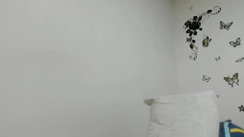 jenniferloveyou online show from April 7, 4:40 pm