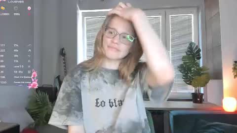 Snapshot of jenniferrakow chatting on June 23, 8:34 am Sofia online show from June 23, 8:34 am