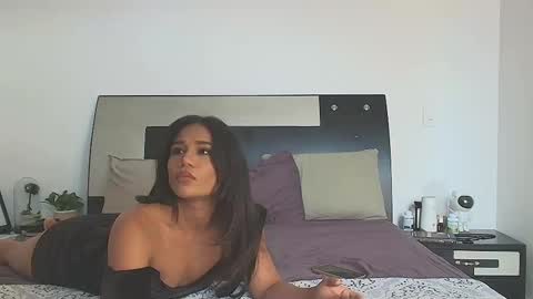 Snapshot of jennmullatta_ chatting on October 28, 5:37 pm Jenn online show from October 28, 5:37 pm