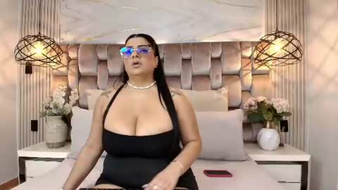 Snapshot of jennsexy_ chatting on July 25, 7:33 pm Jennsexy online show from July 25, 7:33 pm