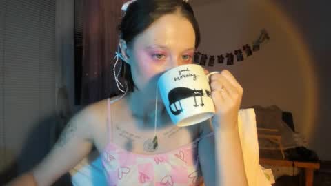 Jennifer Jenny Darling   online show from December 3, 7:34 pm