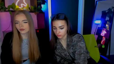 Snapshot of jenny_donne chatting on March 24, 12:32 pm jenny_donne online show from March 24, 12:32 pm