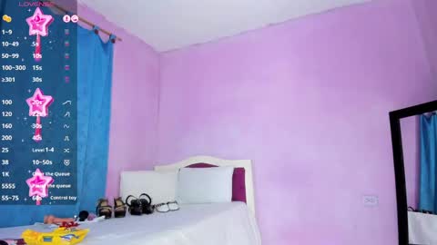 Snapshot of jenny_evans82 chatting on April 26, 11:46 pm jenny online show from April 26, 11:46 pm