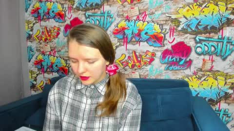 Snapshot of jenny_jimmy chatting on April 9, 1:49 am Jenny online show from April 9, 1:49 am
