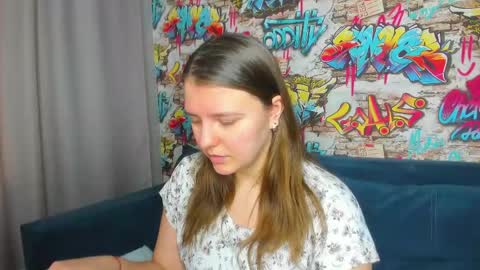 Snapshot of jenny_jimmy chatting on April 10, 9:25 am Jenny online show from April 10, 9:25 am