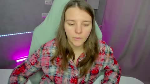 Snapshot of jenny_jimmy chatting on April 21, 9:26 am Jenny online show from April 21, 9:26 am