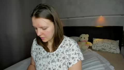 Snapshot of jenny_jimmy chatting on May 5, 9:39 am Jenny online show from May 5, 9:39 am
