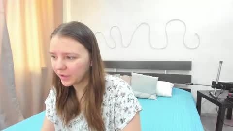 Snapshot of jenny_jimmy chatting on May 6, 9:25 am Jenny online show from May 6, 9:25 am