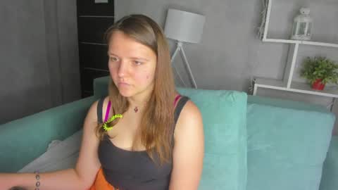 Snapshot of jenny_jimmy chatting on June 10, 9:19 am Jenny online show from June 10, 9:19 am