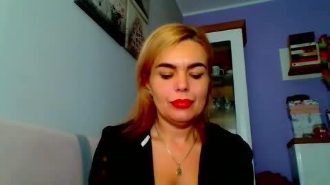 Jenny online show from December 9, 9:17 am
