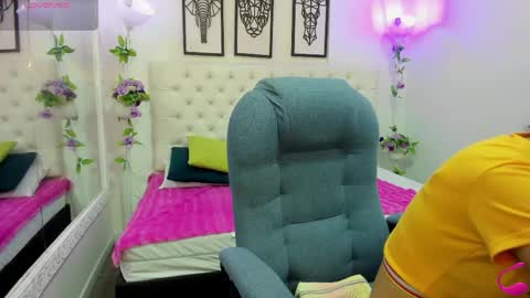 Snapshot of jenny_stark chatting on April 25, 11:02 am jenny_stark online show from April 25, 11:02 am