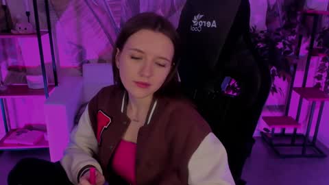 Snapshot of jennydens chatting on December 21, 3:03 am Jenny NO Nude online show from December 21, 3:03 am