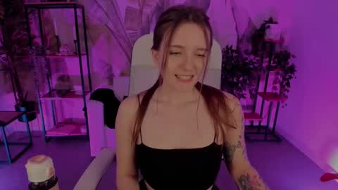 Snapshot of jennydens chatting on March 10, 8:15 am Jenny NO Nude online show from March 10, 8:15 am