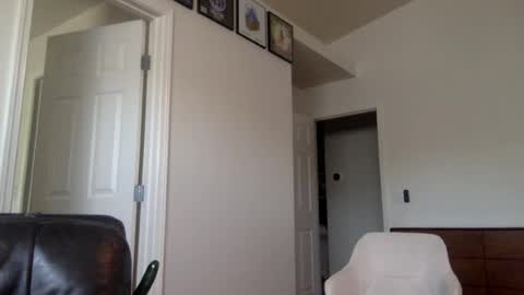 Snapshot of jennykkash481301 chatting on July 4, 1:01 am jennykkash481301 online show from July 4, 1:01 am
