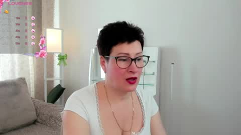 Snapshot of jennymons chatting on April 29, 8:18 am Jenny online show from April 29, 8:18 am