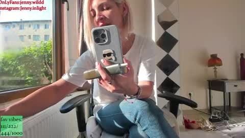 Snapshot of jennywildd chatting on May 19, 5:03 am infamous blondiechloe. Jennyjennywildd online show from May 19, 5:03 am