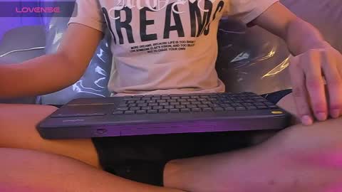 Snapshot of jeremias_1 chatting on May 27, 10:40 pm JEREMIAS online show from May 27, 10:40 pm