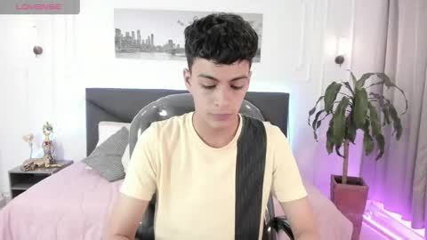 Snapshot of jeremias_1 chatting on June 5, 8:25 pm JEREMIAS online show from June 5, 8:25 pm