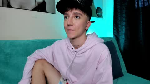 Snapshot of jeremy_salvatore_ chatting on December 4, 9:57 pm jero independent model online show from December 4, 9:57 pm