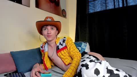 Snapshot of jeremy_salvatore_ chatting on January 15, 12:04 pm jero independent model online show from January 15, 12:04 pm