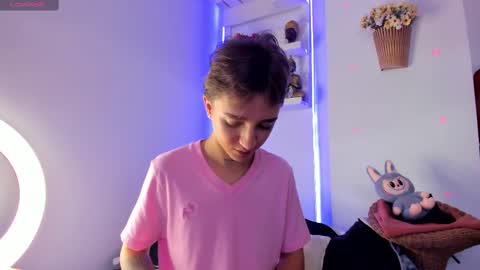 Snapshot of jeremy_salvatore_ chatting on October 31, 4:52 pm jero independent model online show from October 31, 4:52 pm