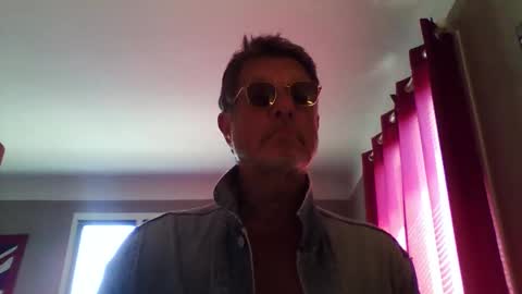 jerflor online show from April 9, 10:53 am