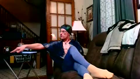 Snapshot of jerkinvinny chatting on February 8, 8:31 am Vinn online show from February 8, 8:31 am