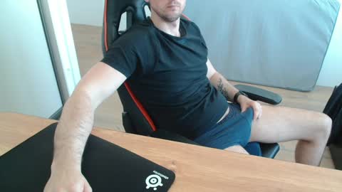 Boy likes daddies online show from April 18, 12:09 pm