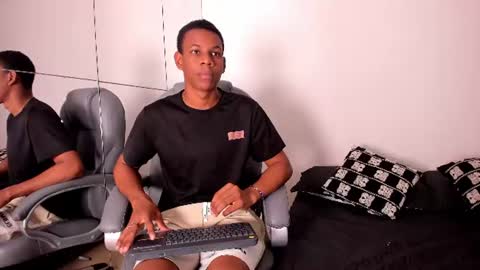 Snapshot of jermon_blake chatting on June 18, 11:03 am Jermon Blake online show from June 18, 11:03 am