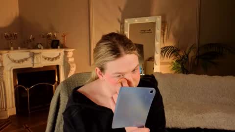 jes_solar online show from January 17, 10:46 pm