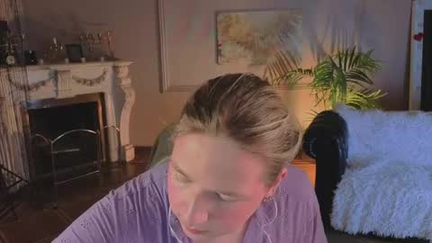 Snapshot of jes_solar chatting on April 25, 9:23 pm jes_solar online show from April 25, 9:23 pm