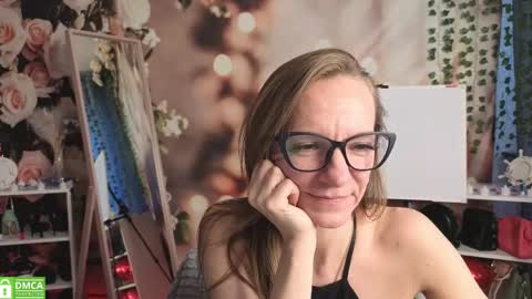 Snapshot of jesica_moon_peachyy chatting on April 18, 2:15 am jesica_moon_peachyy online show from April 18, 2:15 am