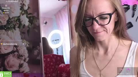 Snapshot of jesica_moon_peachyy chatting on May 9, 3:01 am jesica_moon_peachyy online show from May 9, 3:01 am