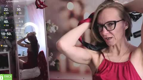 Snapshot of jesica_moon_peachyy chatting on May 10, 3:44 am jesica_moon_peachyy online show from May 10, 3:44 am