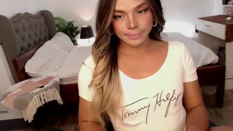 Snapshot of jesie_hot69 chatting on January 24, 1:03 pm jesie_hot69 online show from January 24, 1:03 pm