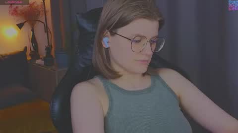 Snapshot of jess0e9 chatting on April 19, 6:10 pm JessieVibes online show from April 19, 6:10 pm