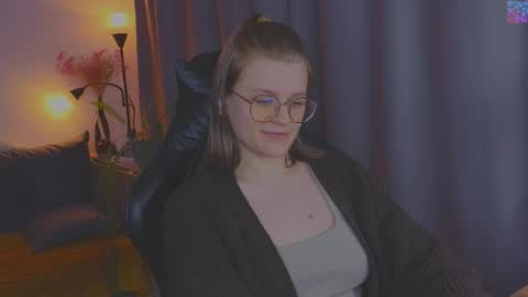Snapshot of jess0e9 chatting on April 25, 2:47 pm JessieVibes online show from April 25, 2:47 pm