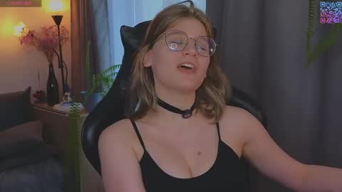 Snapshot of jess0e9 chatting on May 21, 2:57 pm JessieVibes online show from May 21, 2:57 pm