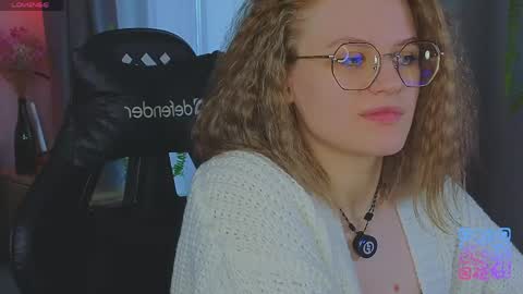 Snapshot of jess0e9 chatting on June 1, 2:52 pm JessieVibes online show from June 1, 2:52 pm