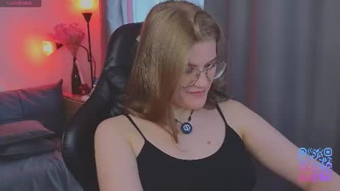 Snapshot of jess0e9 chatting on June 11, 2:04 pm JessieVibes online show from June 11, 2:04 pm