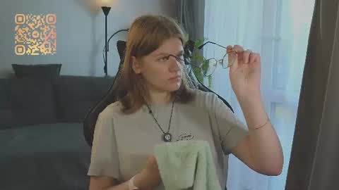 Snapshot of jess0e9 chatting on July 19, 1:37 pm JessieVibes online show from July 19, 1:37 pm