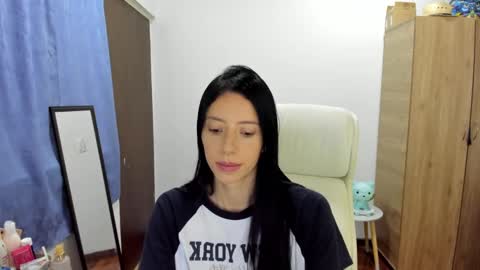 Snapshot of jess_a_ chatting on February 19, 3:16 pm Jess online show from February 19, 3:16 pm