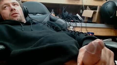 Snapshot of jesse_cash chatting on January 6, 9:35 am cummin0Nyou online show from January 6, 9:35 am