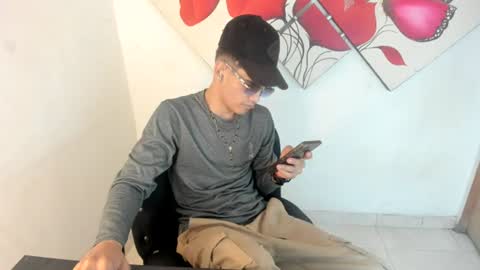 Snapshot of jesshot_bigcock chatting on July 7, 5:54 am jesshot_bigcock online show from July 7, 5:54 am