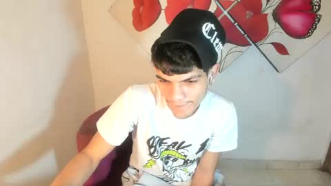 Snapshot of jesshot_bigcock chatting on July 28, 2:51 am jesshot_bigcock online show from July 28, 2:51 am