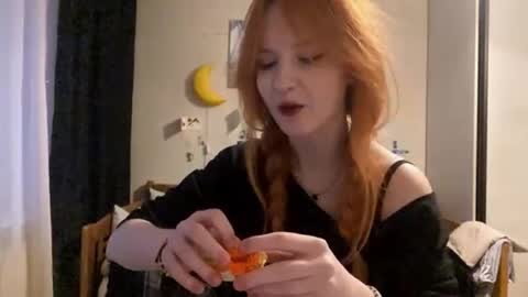 Snapshot of jessiamouser chatting on April 7, 3:45 pm Susie online show from April 7, 3:45 pm