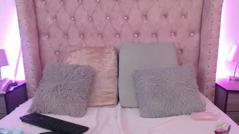 Snapshot of jessica_carter_ chatting on December 13, 8:15 pm Jessica online show from December 13, 8:15 pm