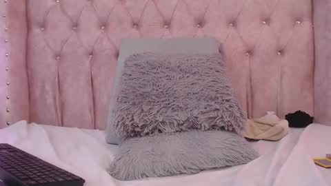 Snapshot of jessica_carter_ chatting on December 17, 6:42 pm Jessica online show from December 17, 6:42 pm