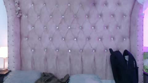 Jessica  online show from April 19, 2:33 am